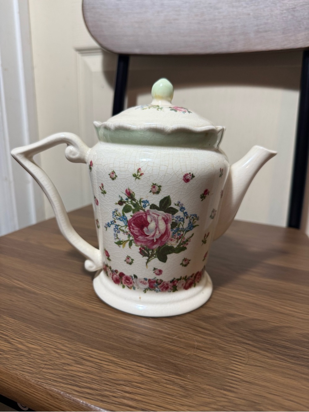 Vintage-Style Floral Ceramic Teapot - Cream with Pink Roses